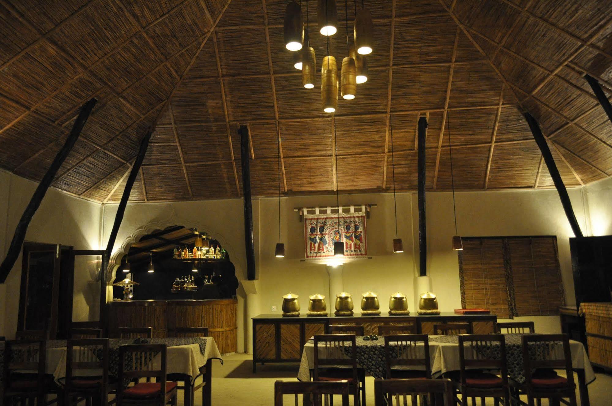 Machan Country Villa Kumarwarti Екстериор снимка